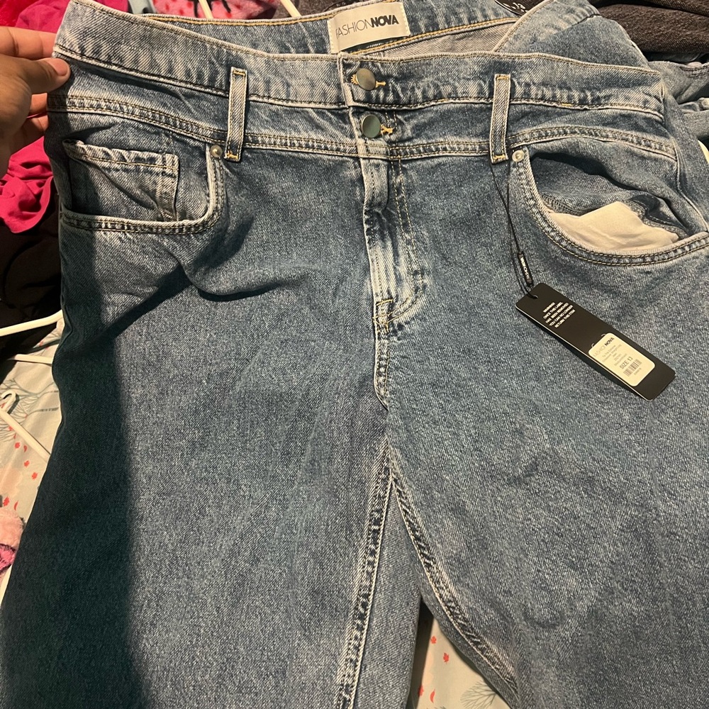 NEVER WORN JEANS